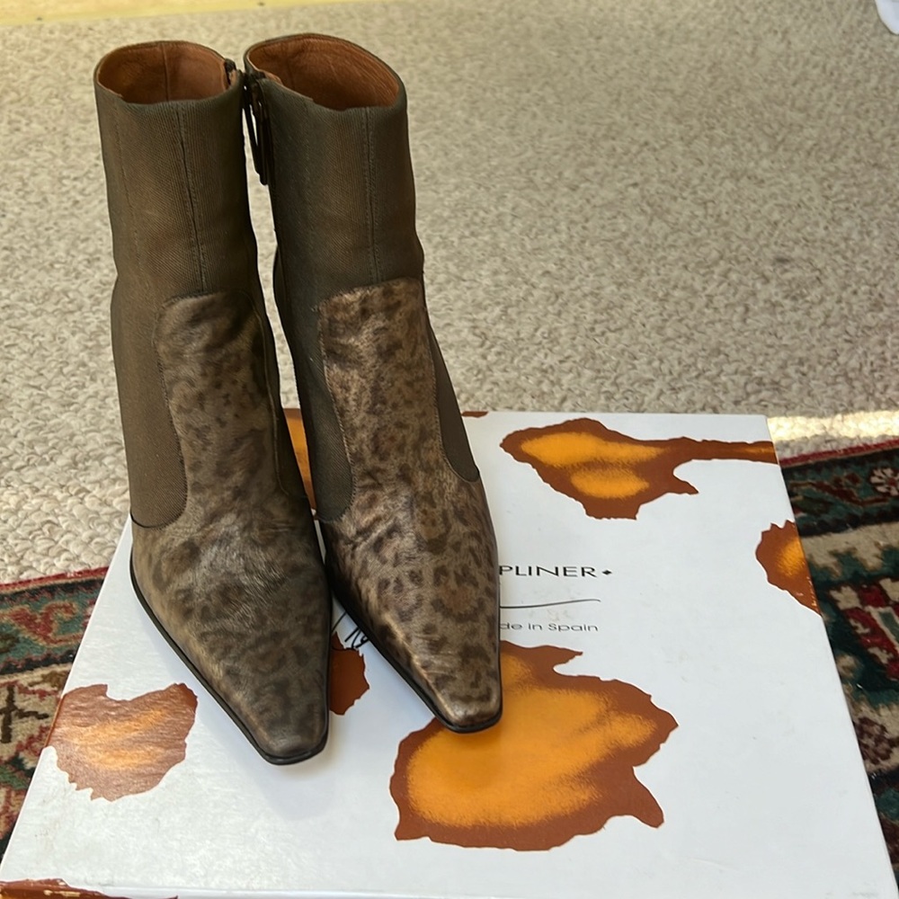 NEW DONALD J PLINER MADE IN SPAIN MALIKI BRONZE METALLIC LEOPARD BOOTS 6.5M